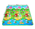 Tapis d'éveil XXL réversible pour bébé avec motifs ludiques.