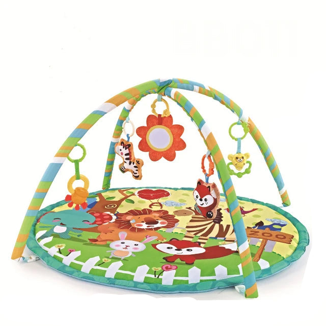 Tapis d'éveil bébé avec arches et jouets suspendus colorés.